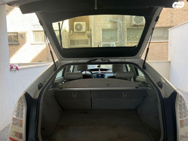 טויוטה פריוס