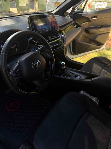 טויוטה C-HR