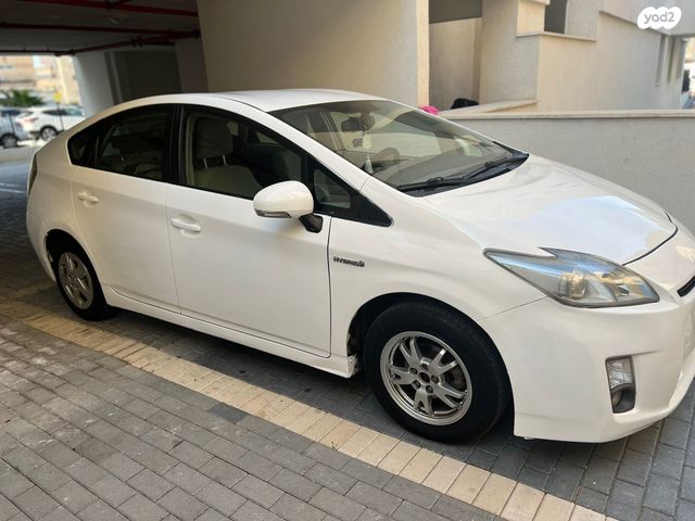 מודעת רכב טויוטה פריוס