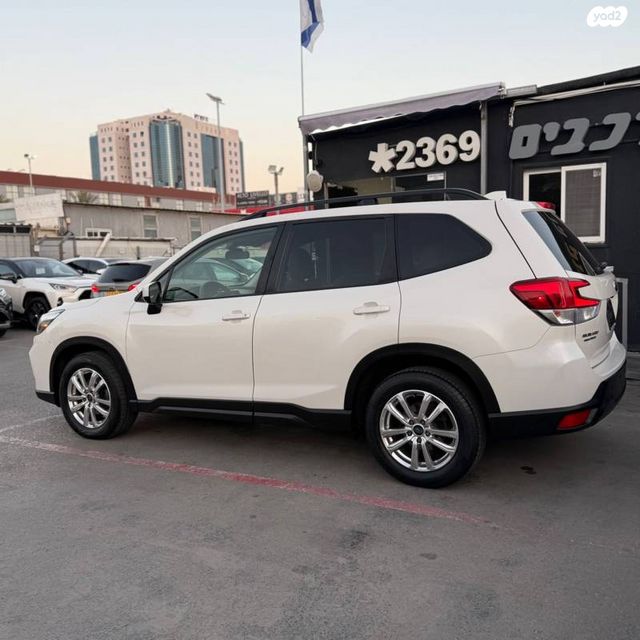 סובארו פורסטר