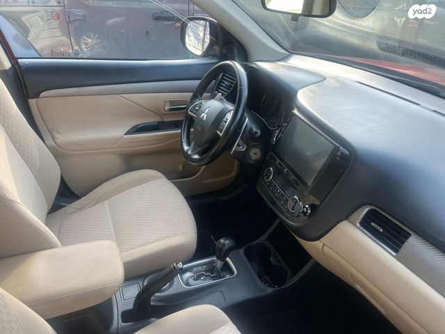 מיצובישי אאוטלנדר