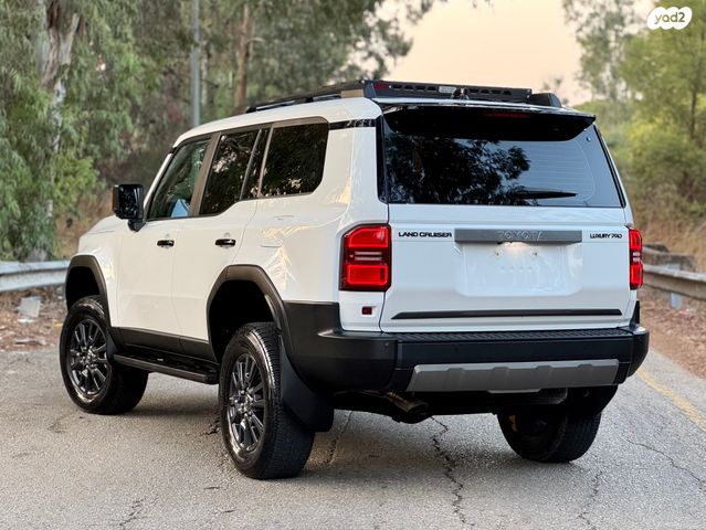 טויוטה לנד קרוזר