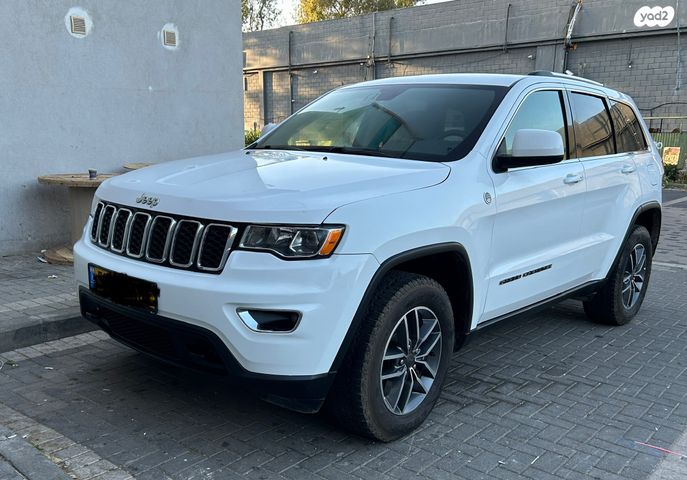 מודעת רכב ג'יפ גרנד צ'ירוקי