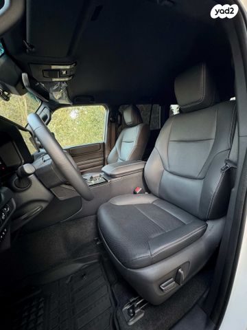 טויוטה לנד קרוזר