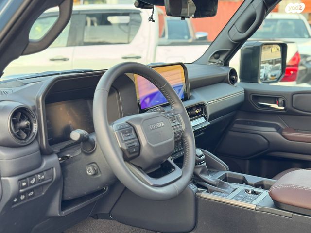 טויוטה לנד קרוזר