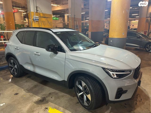 מודעת רכב וולוו XC40