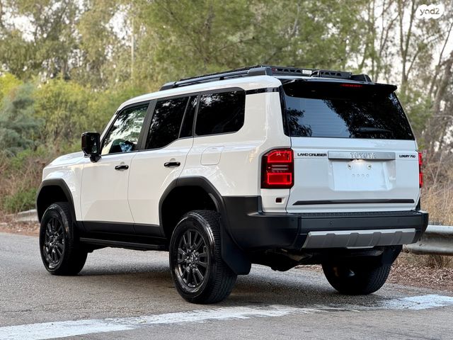 טויוטה לנד קרוזר