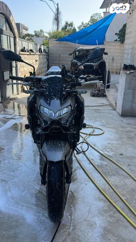 קאוואסאקי Z900