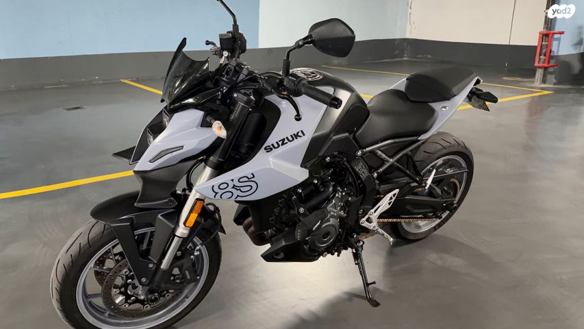 סוזוקי GSX-8S