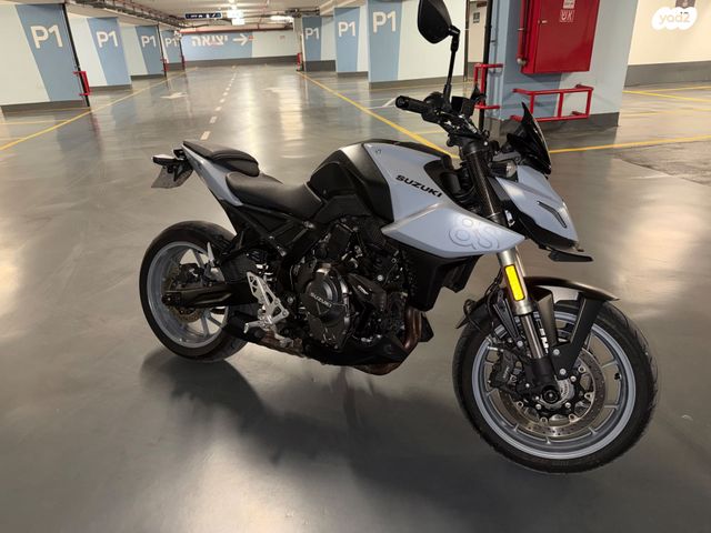 סוזוקי GSX-8S
