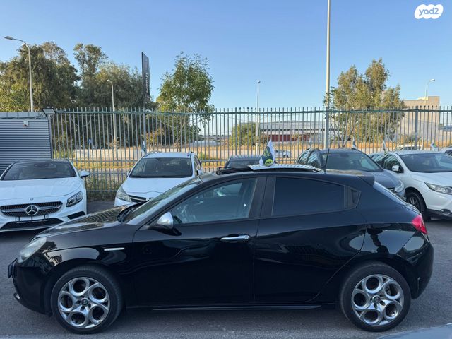 אלפא רומיאו ג'ולייטה