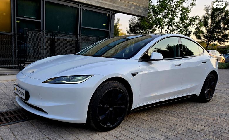 מודעת רכב טסלה מודל 3