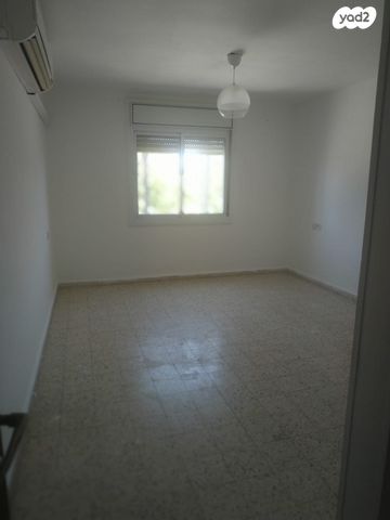 דירה, אדם 1, ארמון הנציב, תלפיות מזרח, ירושלים