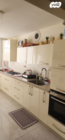 שדרות מנחם בגין 19