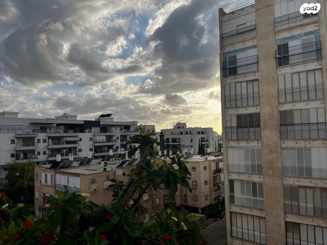 דירה, טשרניחובסקי 1, לב העיר, בת ים