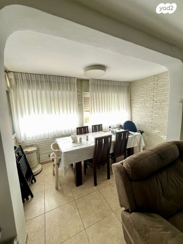 בית פרטי/ קוטג', משעול יקינטון 4, קרית יערים, גבעת זאב