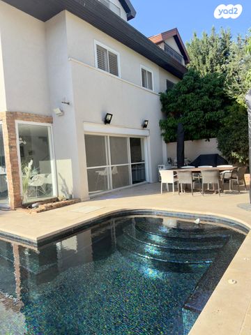 בית פרטי/ קוטג', יגאל ידין 12, קרית הפרחים - 2005, רעננה