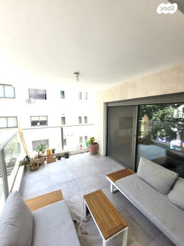 דירה, אחד העם 23, מרכז העיר דרום, נתניה