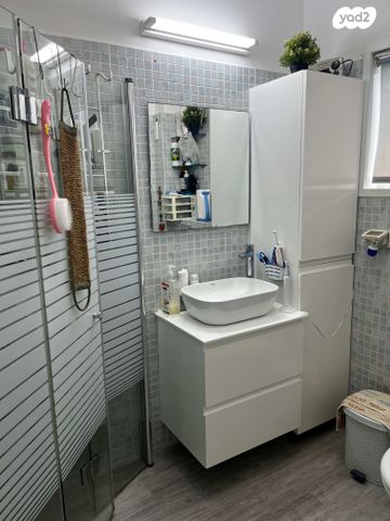 דירה, טשרניחובסקי 1, לב העיר, בת ים