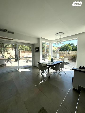 יגאל ידין 12