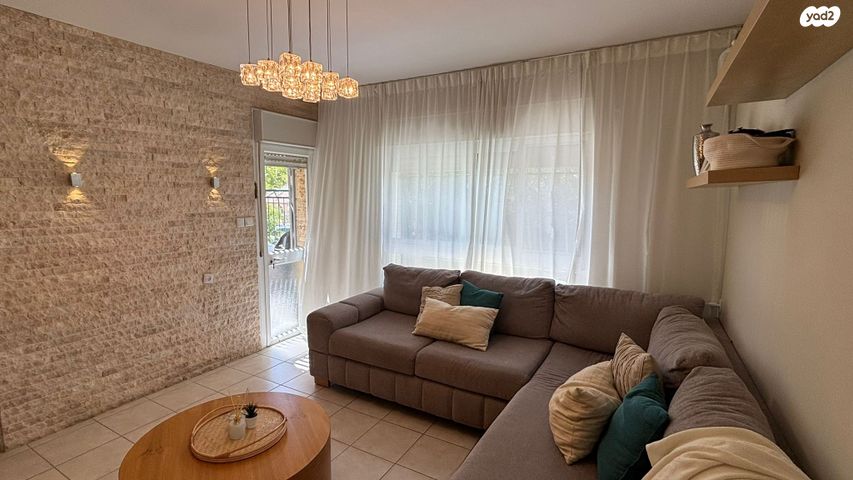 יהושע ברוכי 12