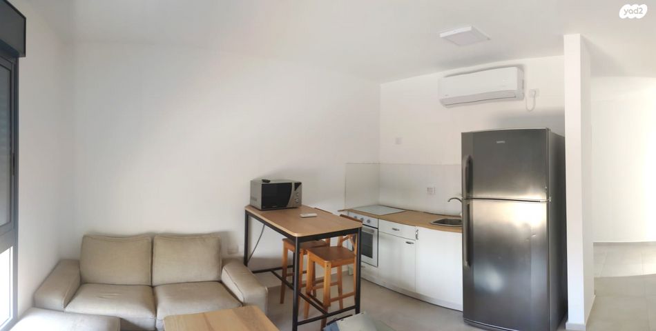 דו משפחתי, ענבר 79, נעלה, נעלה