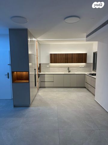 דירת גן, שושנה דמארי 22, קרית האמנים, מצליח, רמלה