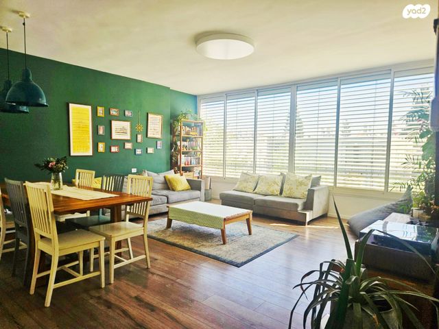 אליהו קראוזה 22