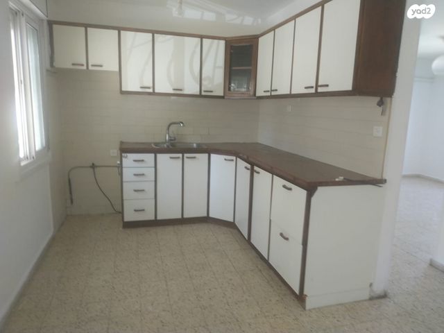 דירה, אדם 1, ארמון הנציב, תלפיות מזרח, ירושלים