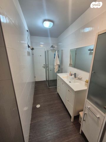 דירה, גינוסר 31, קרית גנים, ראשון לציון