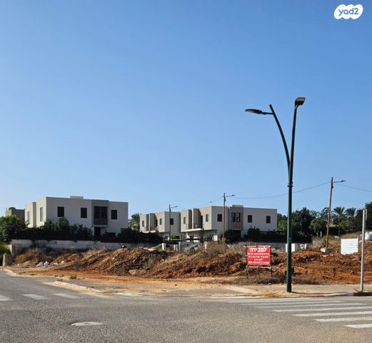 מגרשים, נחשול 2, שאר העיר, אבן יהודה