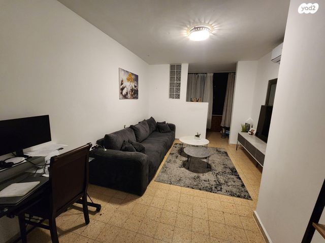 שדרות טרומפלדור 7