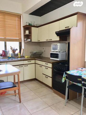 שושנת הכרמל 21