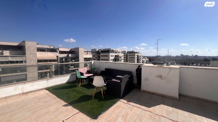 גג/ פנטהאוז, איסר יהודה אונטרמן 31, כפיר, נווה כפיר, תל אביב יפו