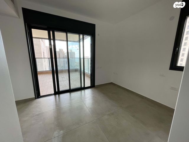 דירה, אמנון ליפקין שחק 4, נוף הטיילת, נתניה