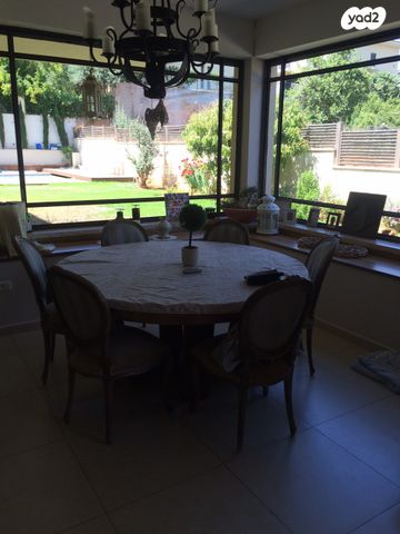 דו משפחתי, הגפן 8, גני צבי, הוד השרון