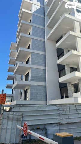 דירת גן, חנה סנש 22, הגבול רוטשילד, בת ים