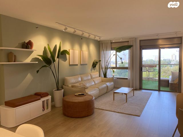 דירה, שמעון בן צבי 38, שטח 9, גבעתיים