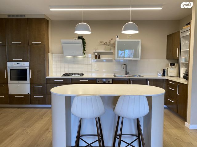 דירה, שמעון בן צבי 38, שטח 9, גבעתיים