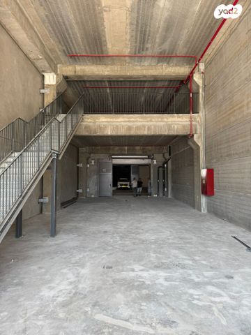 חנויות/ שטח מסחרי, הבורסקאי 1, פארק עסקים ירקון / אזור תעשיה סגולה, פתח תקווה