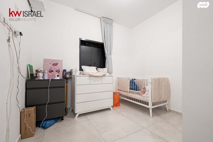 דירה, אריק איינשטיין, דרום חדש, פארק הים, בת ים