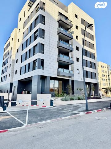 גג/ פנטהאוז, מאה ושישים 11, מרכז דרום, רעננה