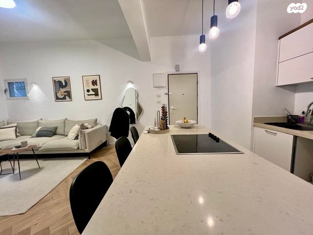 דירה, אמיל זולא, תל אביב יפו