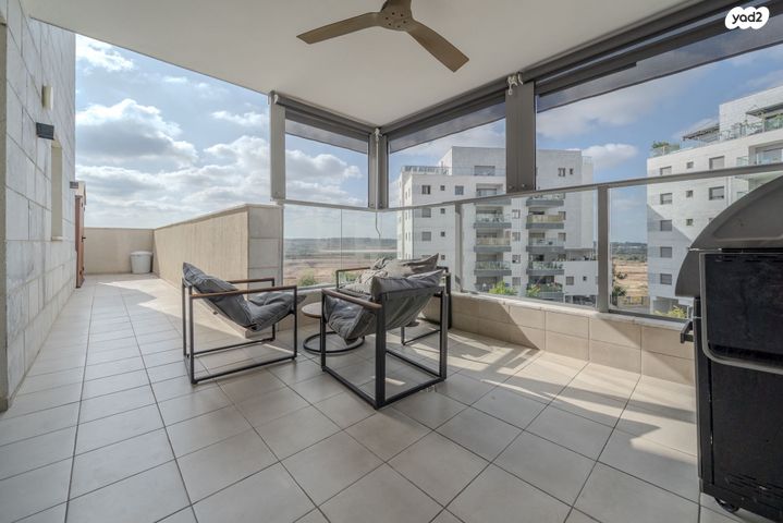 דירה, הקהילה 30, בצוותא, חריש