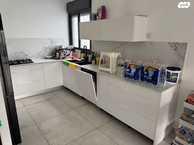 דירת גן, דולב, יצחק שמיר, נהריה