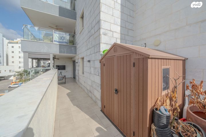 דירה, הקהילה 30, בצוותא, חריש