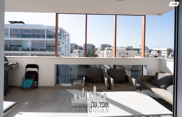 דירה, הרצליה