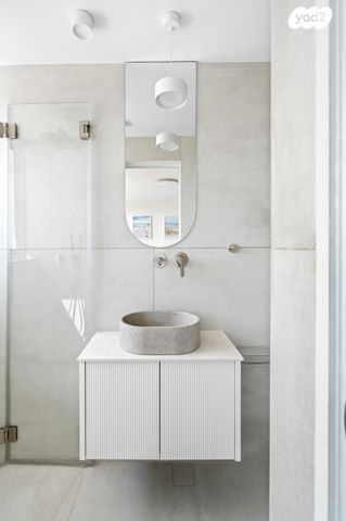 דירה, אלי לנדאו, הרצליה פיתוח, הרצליה