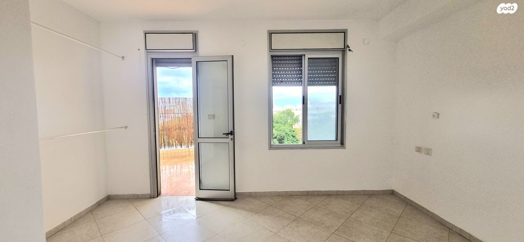 דופלקס, הסחלב, קרית הפרחים - 2005, רעננה