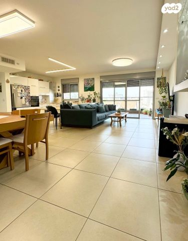 דירה, הגר"א, רמת חן ובן ציון, נתניה